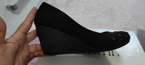 Обувки на платформа черни