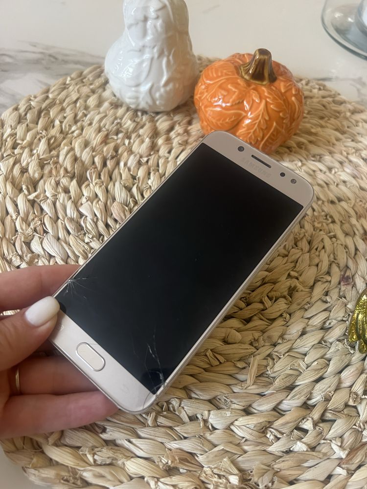 Телефон Samsung Galaxy