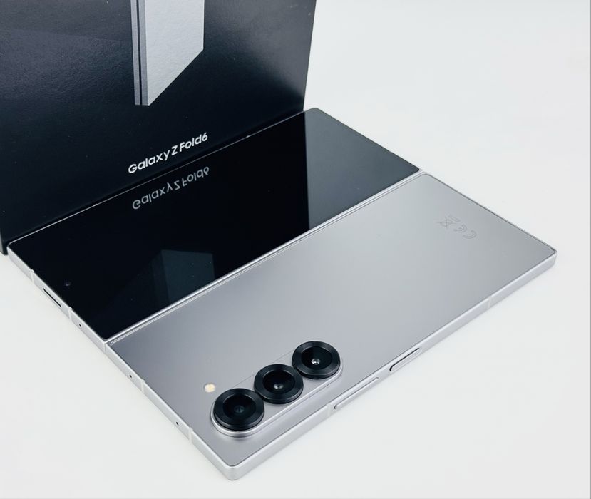 Samsung Galaxy Z Fold 6 5G 256GB 12RAM Silver Перфектен! Гаранция!