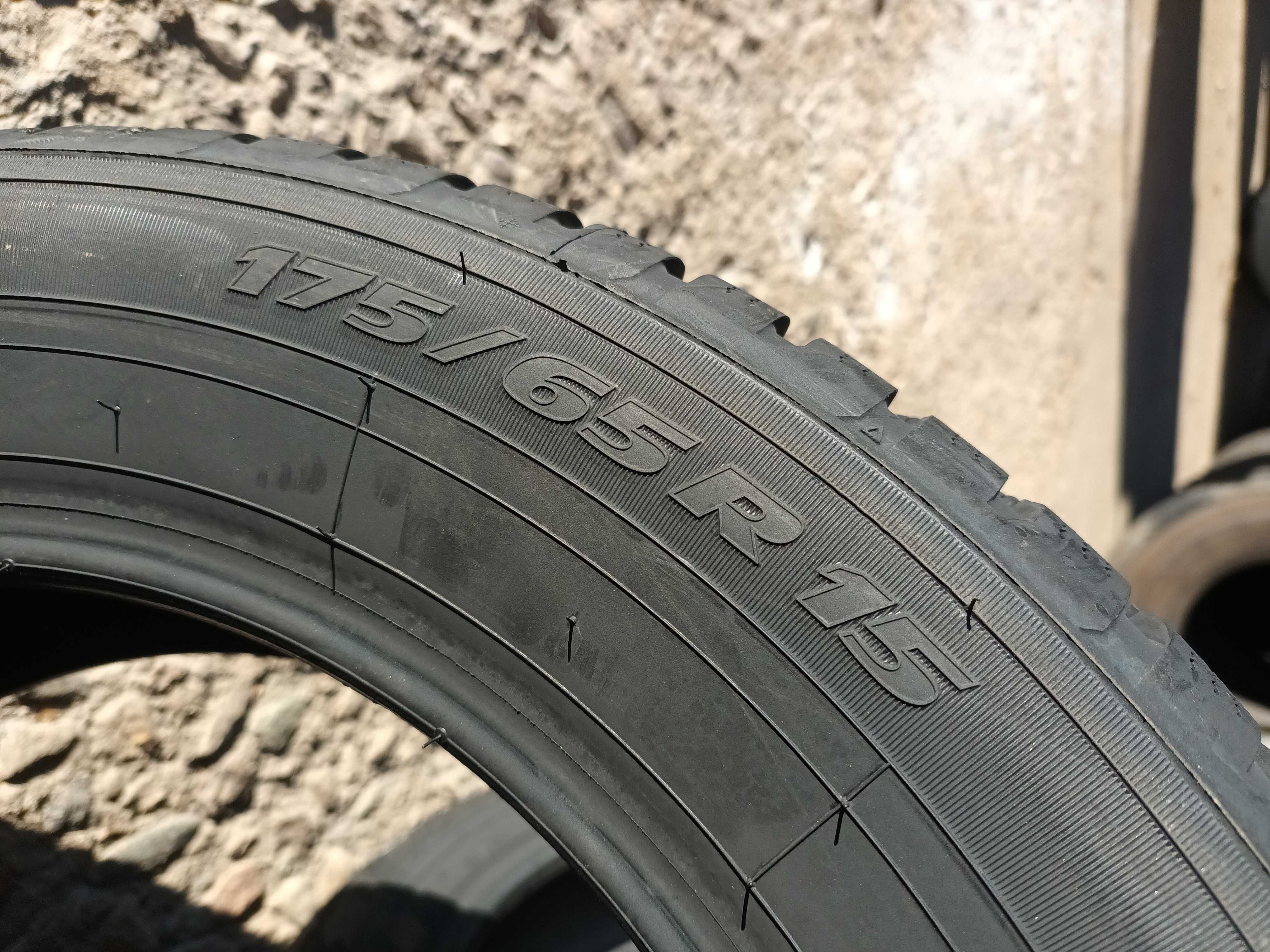 4 Нови зимни гуми 175/65 R15 Toyo Observe S944 88T M+S ExtraLoad Japan