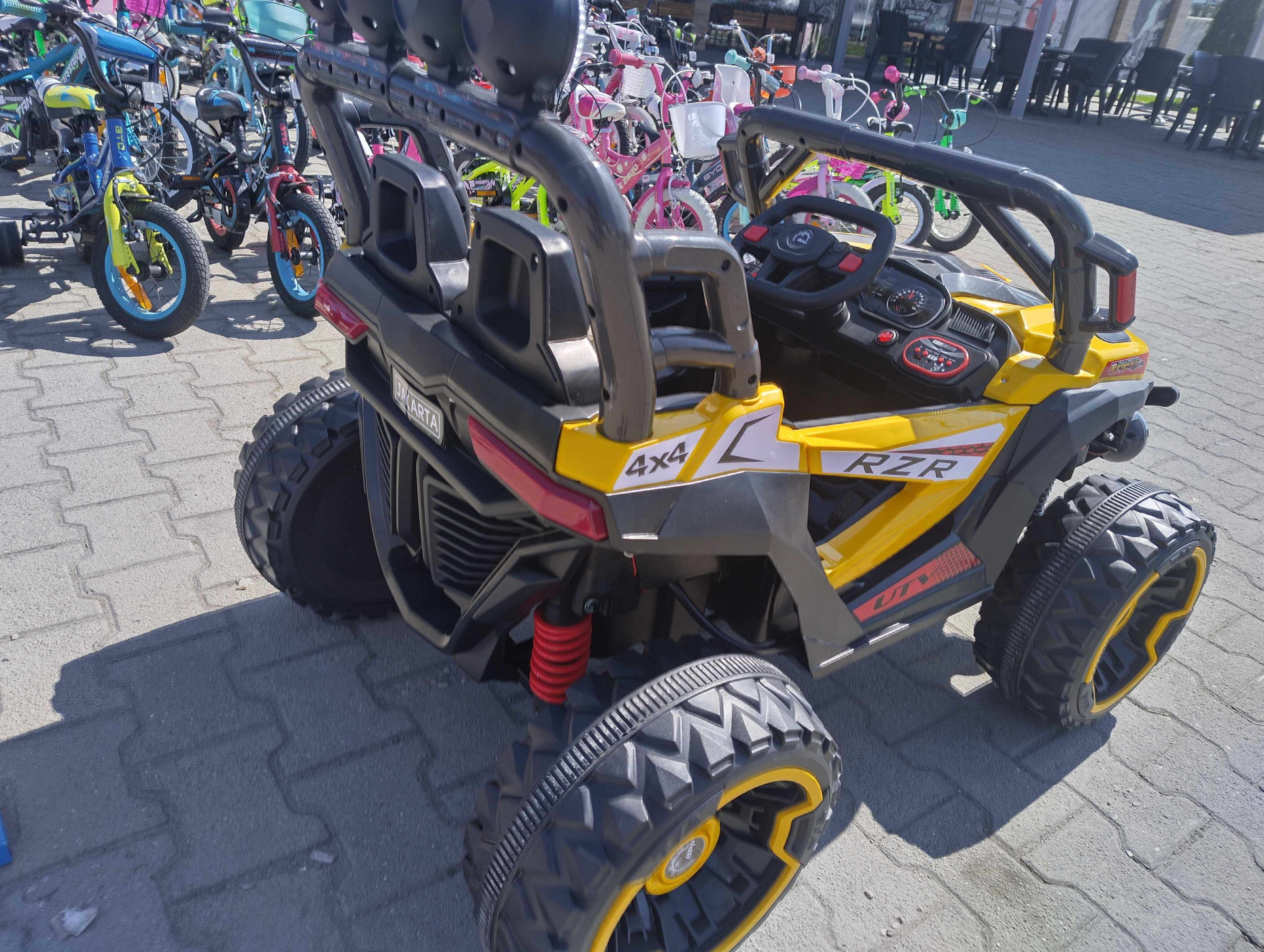 SAFARI двуместен акумулаторен джип JAKARTA 4x4 жълт