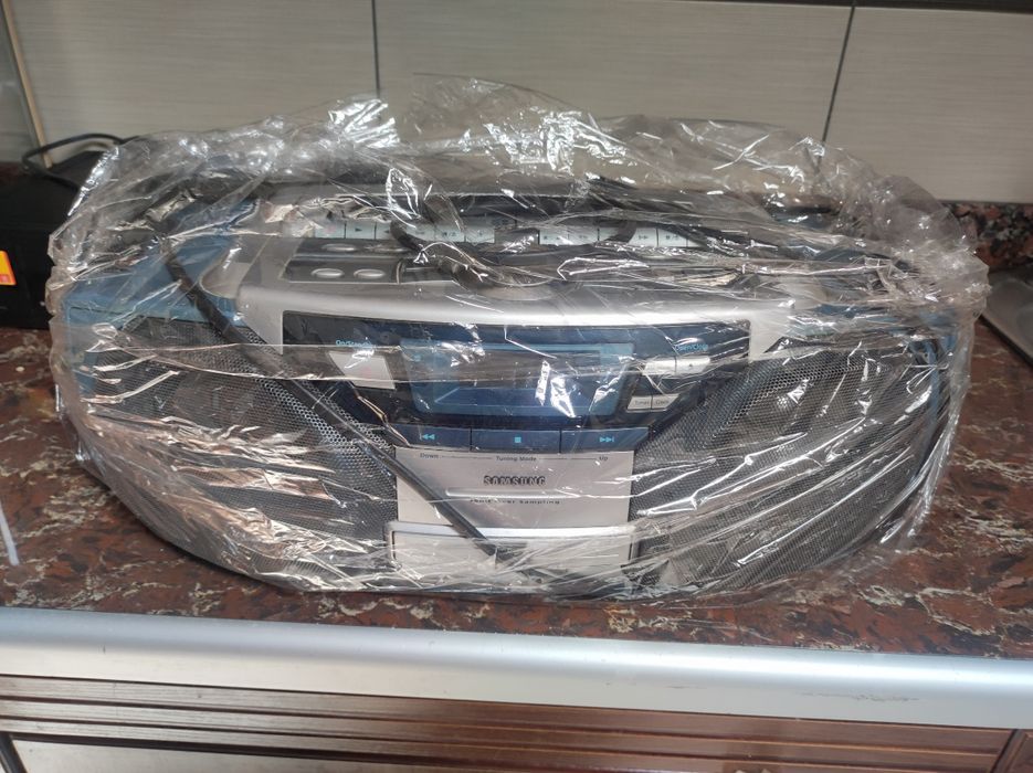 Магнитафон касетный в хорошем состоянии