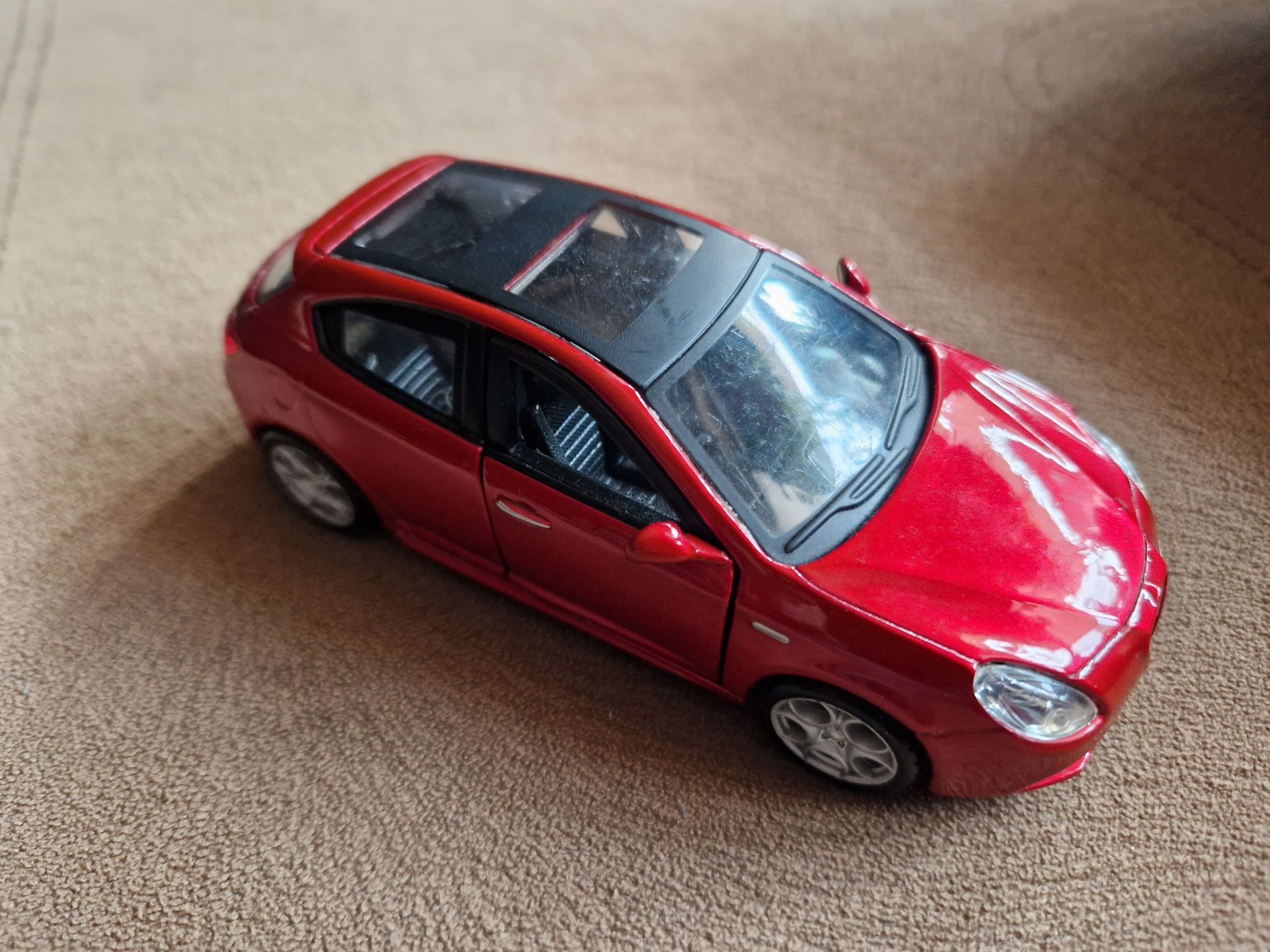 Bburago 1/32 колички