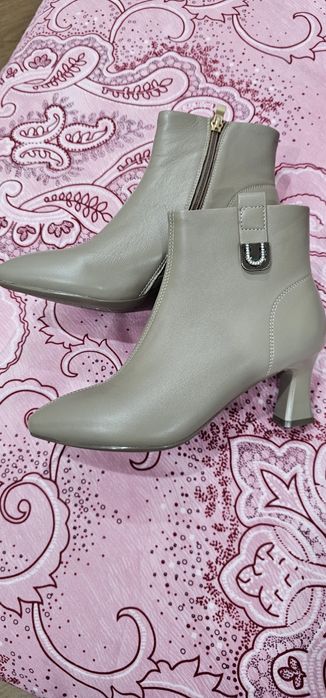 Продам полусапожки женские