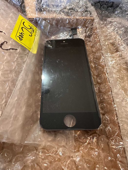 Продам экран с тачскрином iPhone 5 и iPhone 5 С написать whatsapp