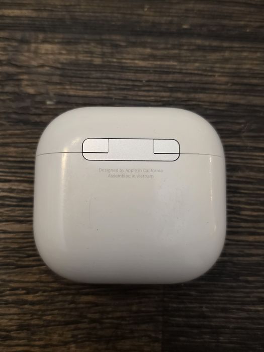Căști Airpods 4 (fără noise cancelation)