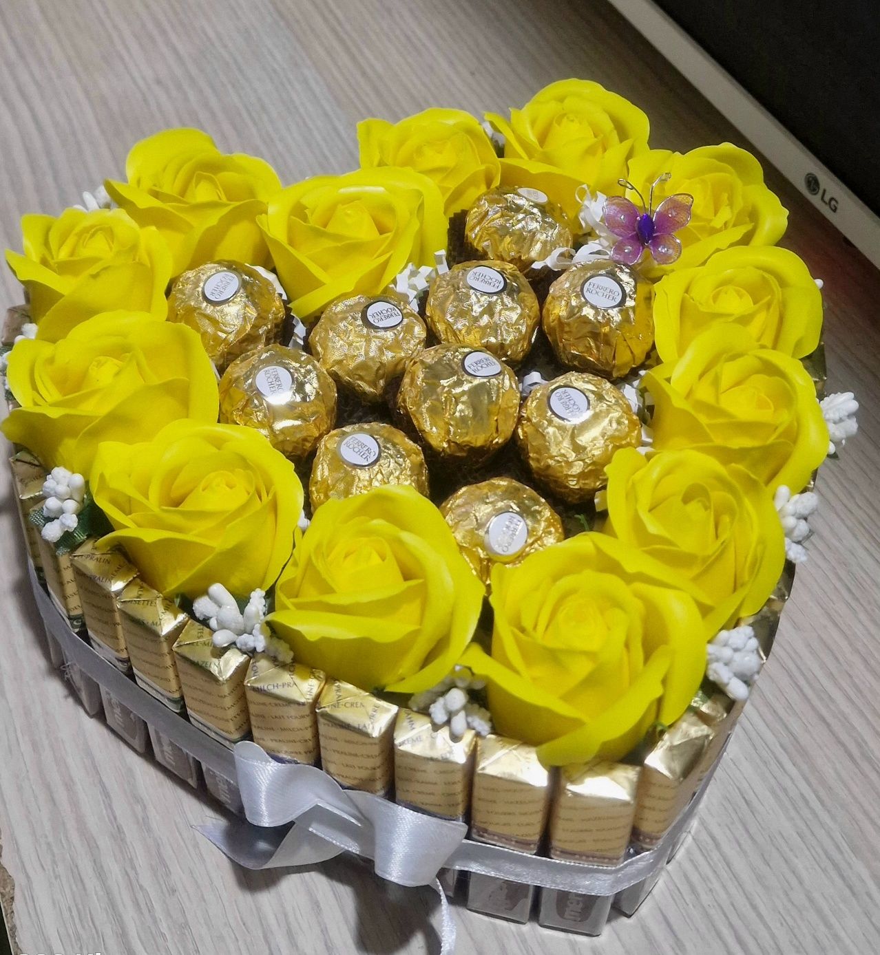 Aranjamente florale și bomboane