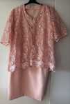 Vand rochie eleganta pentru diferite ocazii