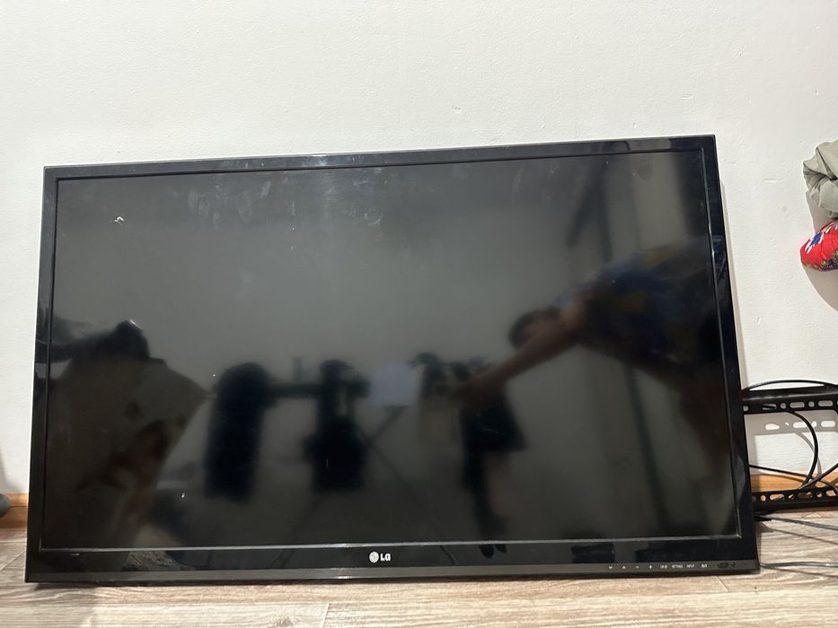 Продаеться телевизор.