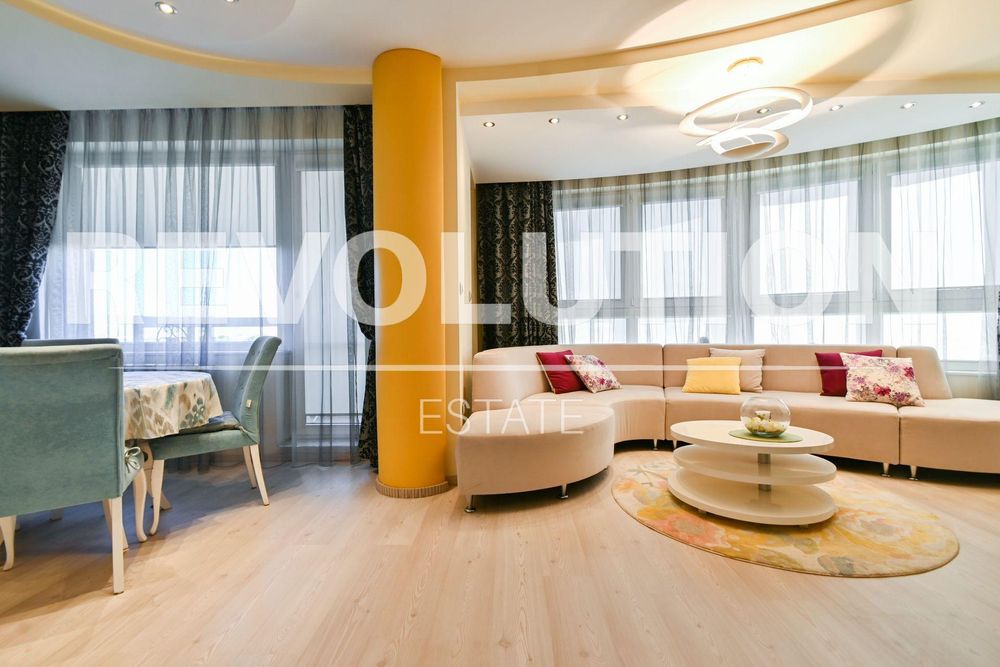 Тристаен апартамент в ж.к. Младост 4.