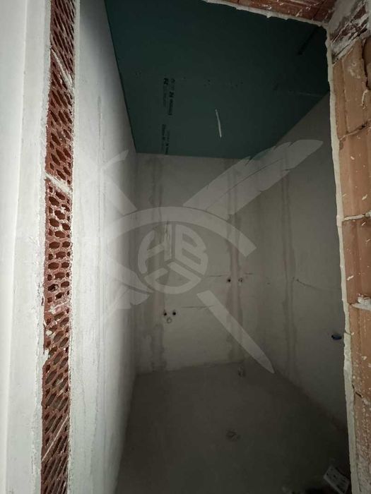 Продава се Едностаен апартамент в Варна, Изгрев - 35 кв.м за 2350 €/кв.м - Снимка #3