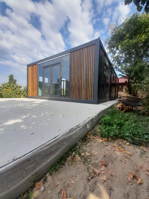 Containere, vitrina, grup sanitar, vestiar, birou, cazare muncitori,