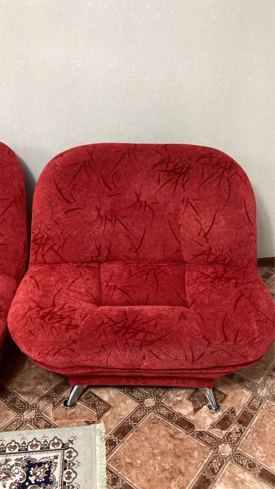 Продам диван в отличном состояние