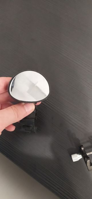 Огледало за велосипед напълно здраво само с козметични поръжения.