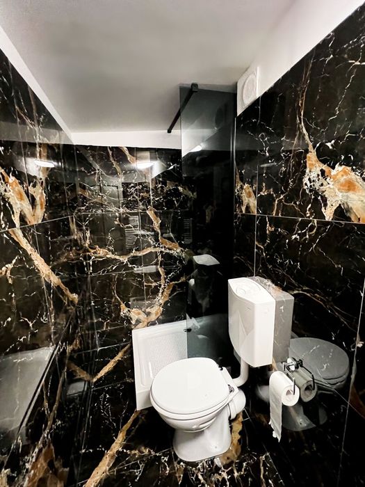 Escapada cu Jacuzzi Privat,Lumini Led și Vin, Pachet Cazare Spa Privat