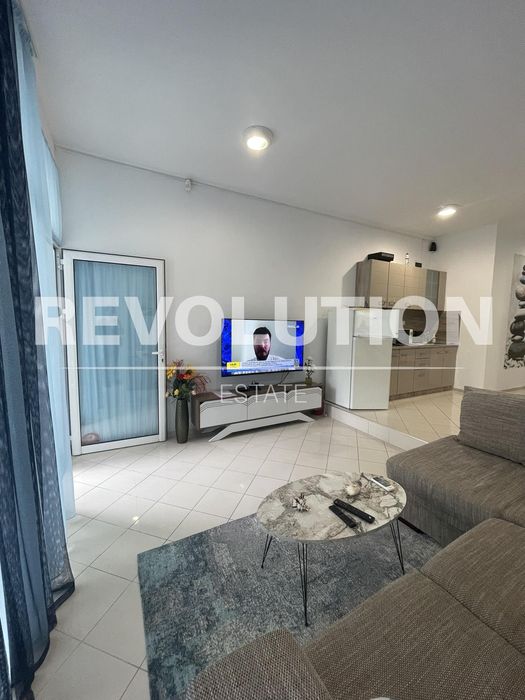 Дава се под наем Двустаен апартамент в Варна, Център - 62 кв.м за 450 € - Снимка #1