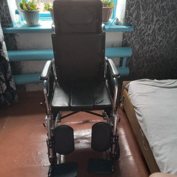 Продам инвалидное кресло новое