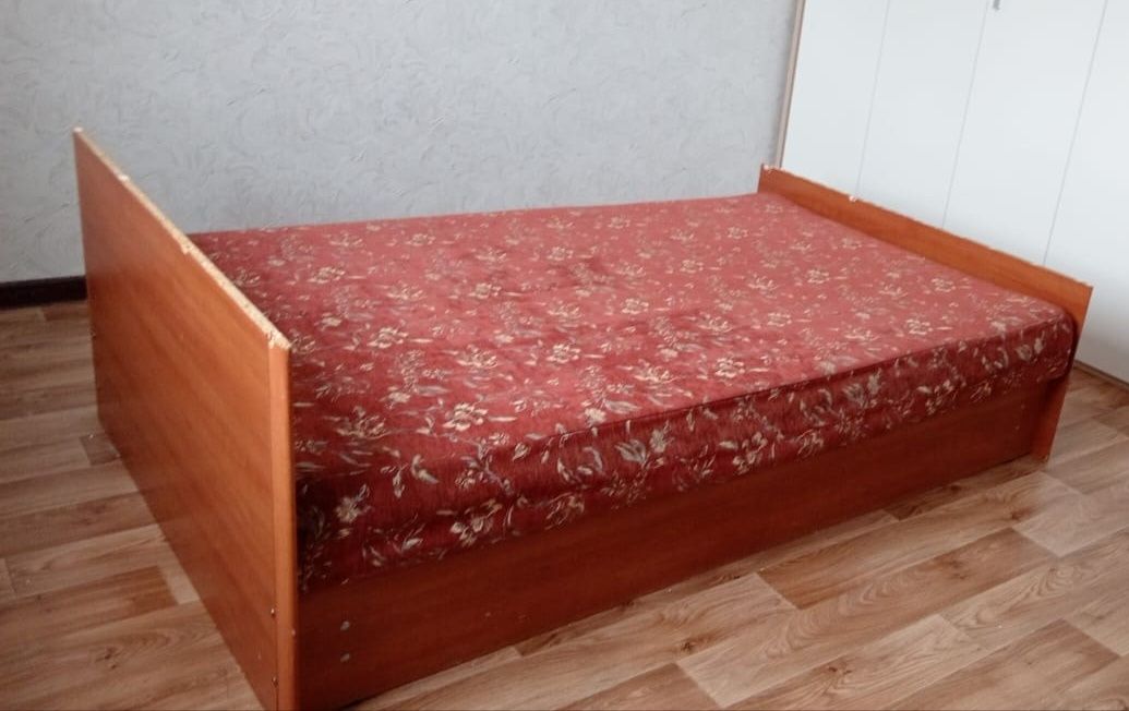 Продам Кровать и диван