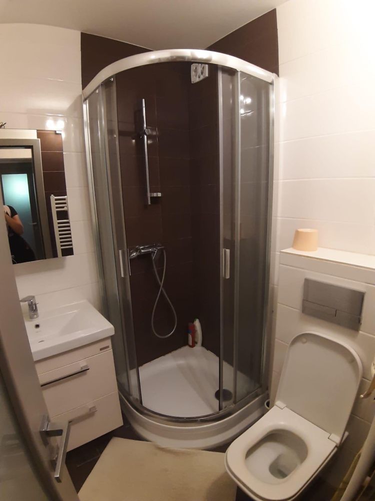 Apartament 4 camere intim de inchiriat