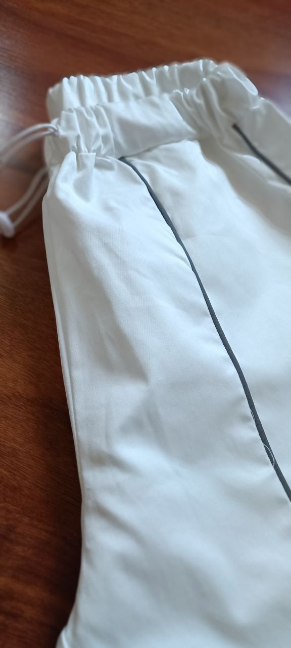 Спортивные штаны
Shein
Цвет: белый
Размер: S
Цена 250 000 сум
Для зака