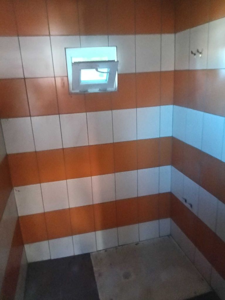 Продава се Къща в с. Осенец, Област Разград - 70 кв.м за 219 €/кв.м - Снимка #7