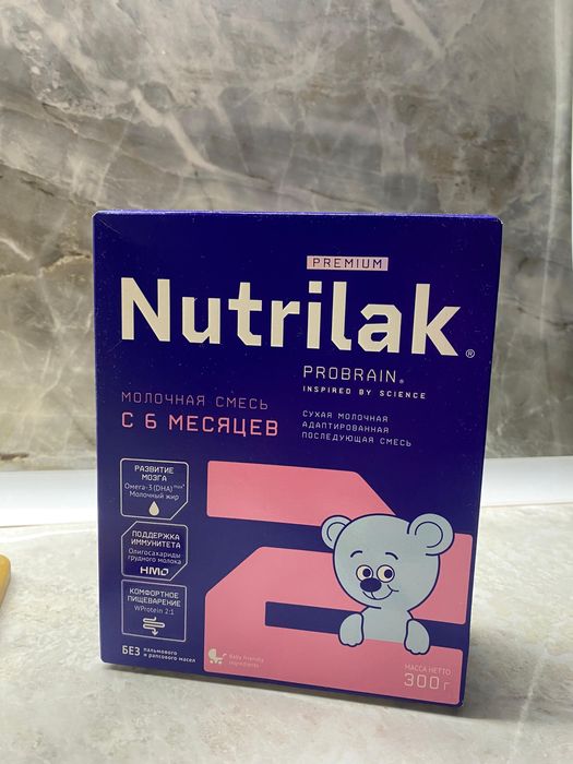 Продам детскую смесьNutrilak2 c(6 мнсяцев)срок годности август 2026г