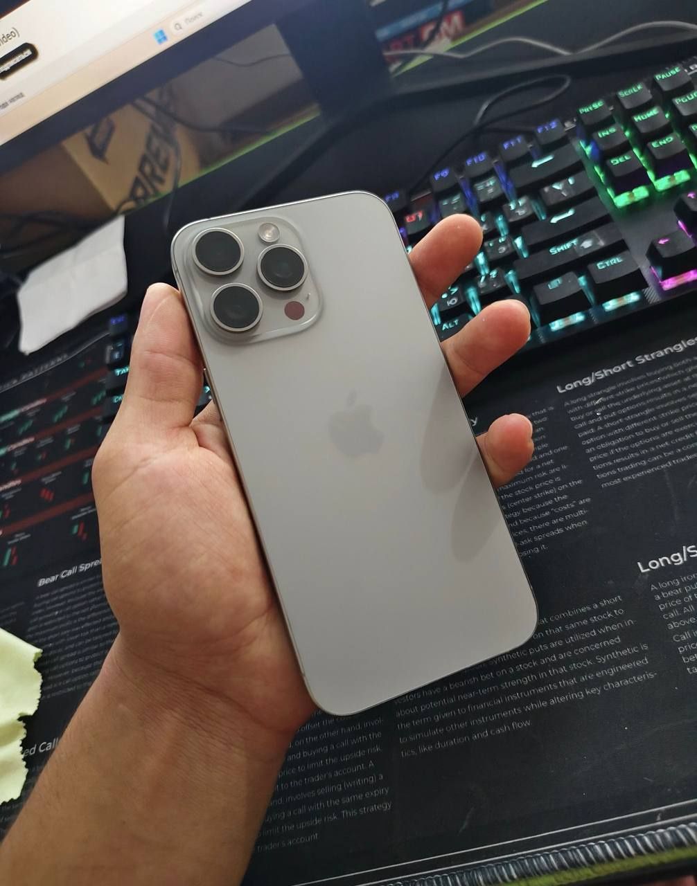 Apple 15 pro max sotiladi yaxshilab oqib keyn tel qilila