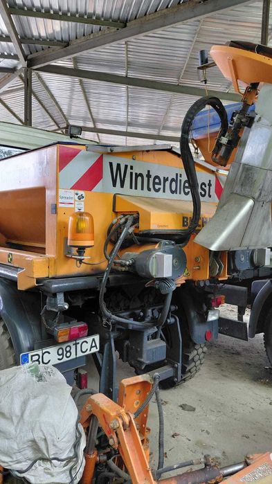 Unimog Mercedes echipat