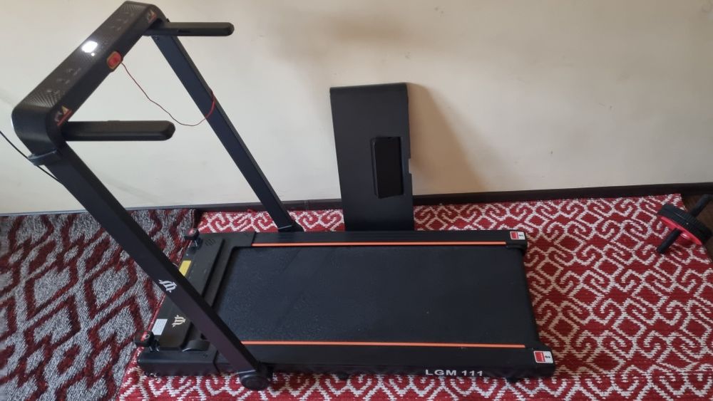 Begavoy Darojka. Беговой дорожка.  Беговой дарожка.  Yugurish yo'lak