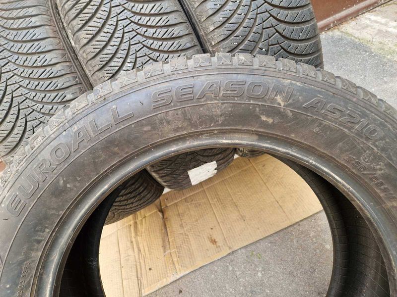 4 Kleber R18 235/55
всесезонни гуми 
DOT0322