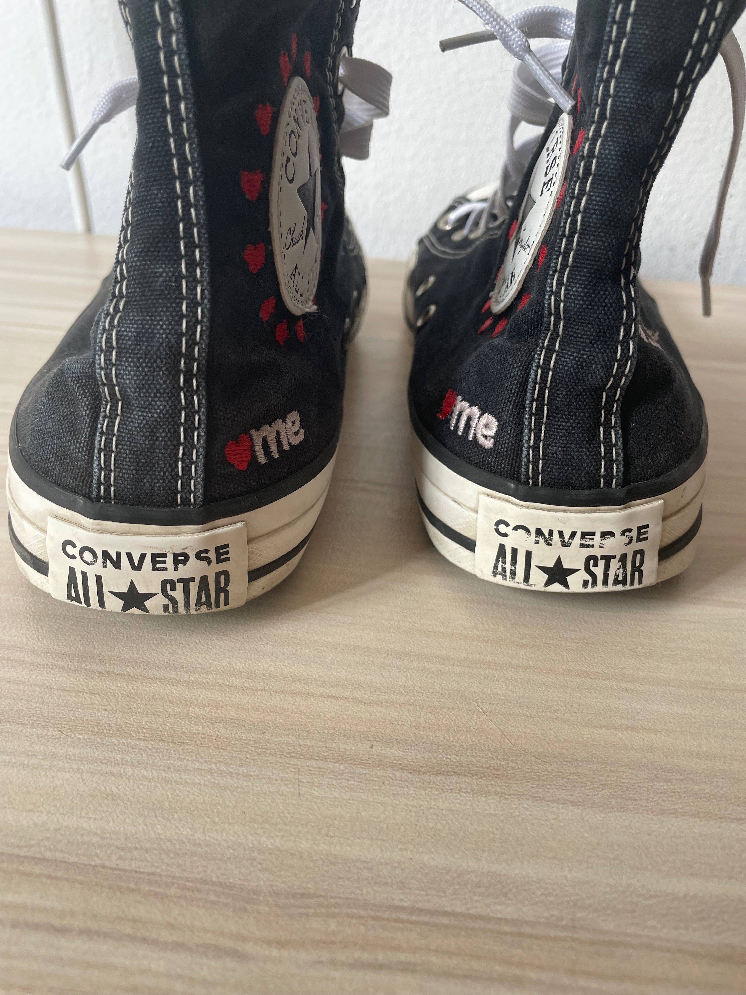 Converse Chuck Taylor All Star High Embroidered Hearts