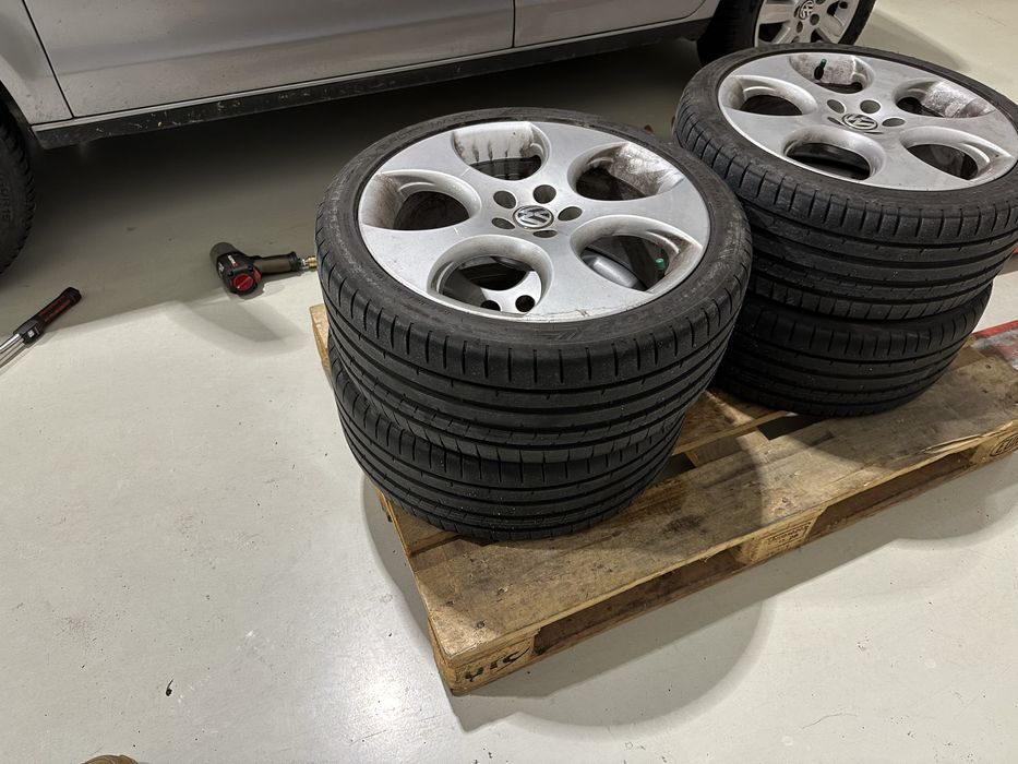 джанти 17 VW оригинални с летни гуми Dunlop sport maxx 215/40/17