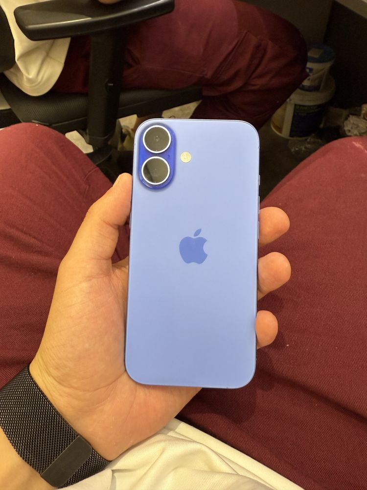 Продаеться Iphone 16
