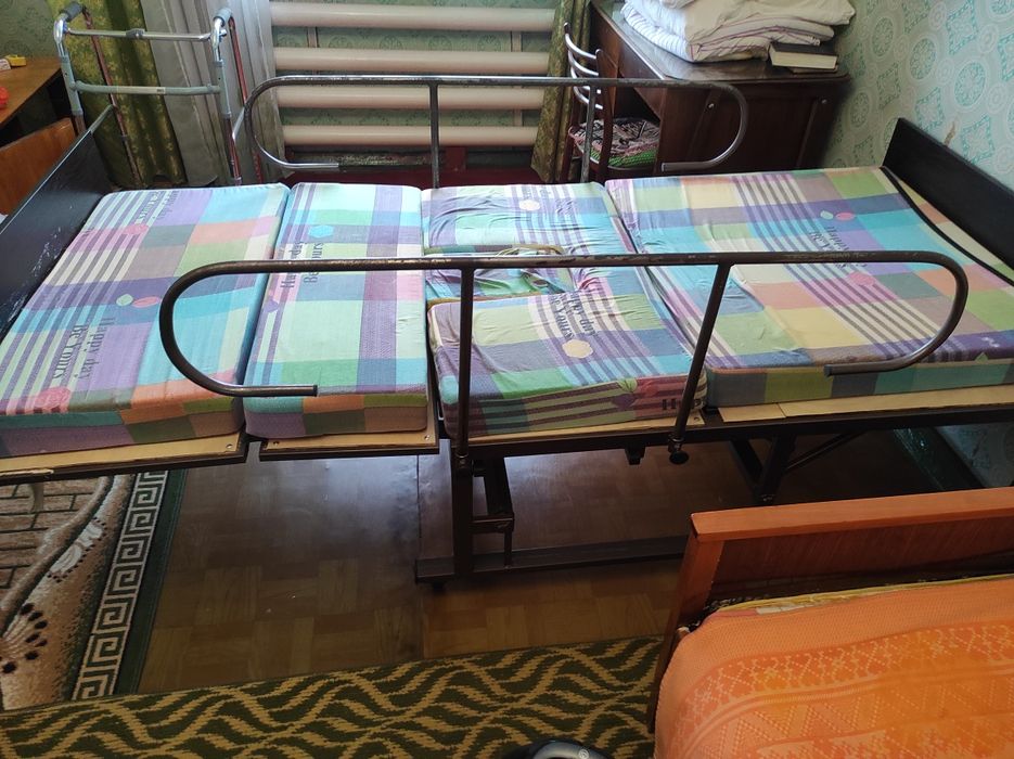 Медицинская кровать