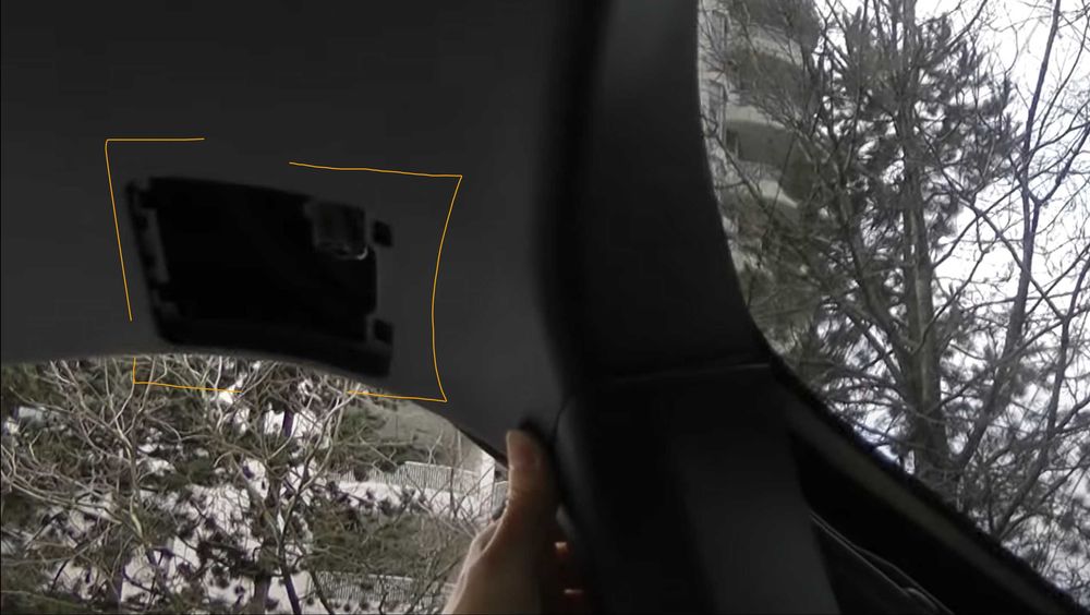 Пластмаси 5та врата багажник тойота рав4 toyota rav4 2019+