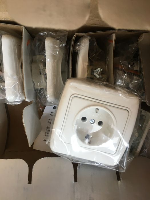 Продам розетки новые