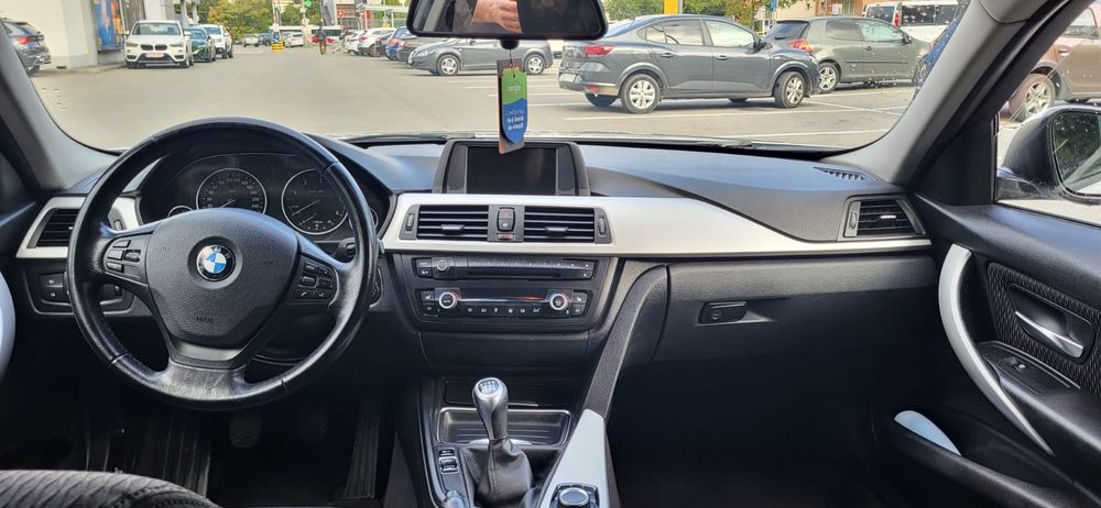 Bmw F30  320 manual