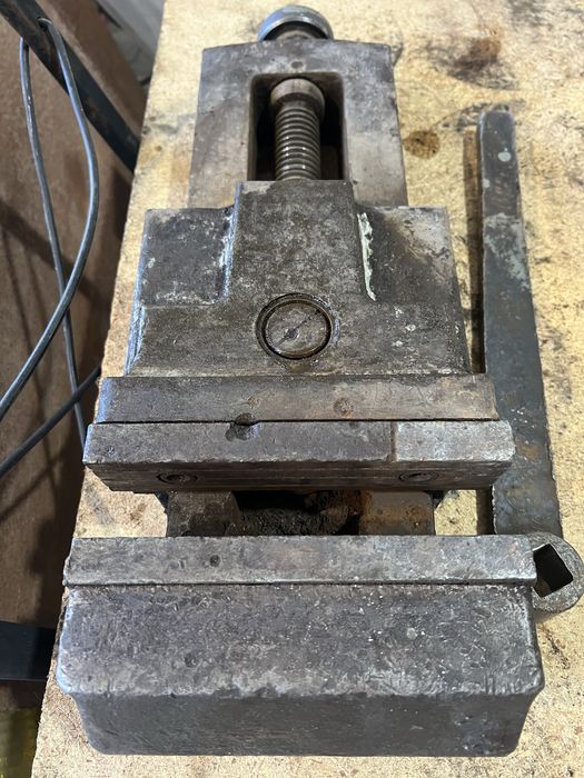 Menghina industriala ptr masini de rectificat, gaurit, banc etc