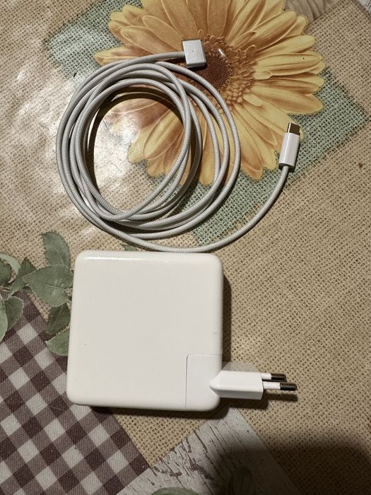 Magsafe 3  96 w  macbook pro 14 неоригинално работещо