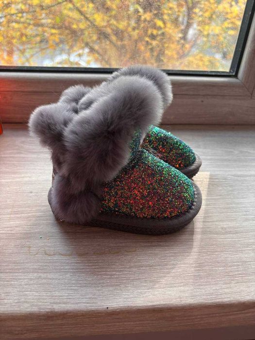 Детские сапожки adidas. Очень теплые. Размер 23. Цена 150 000 сум.