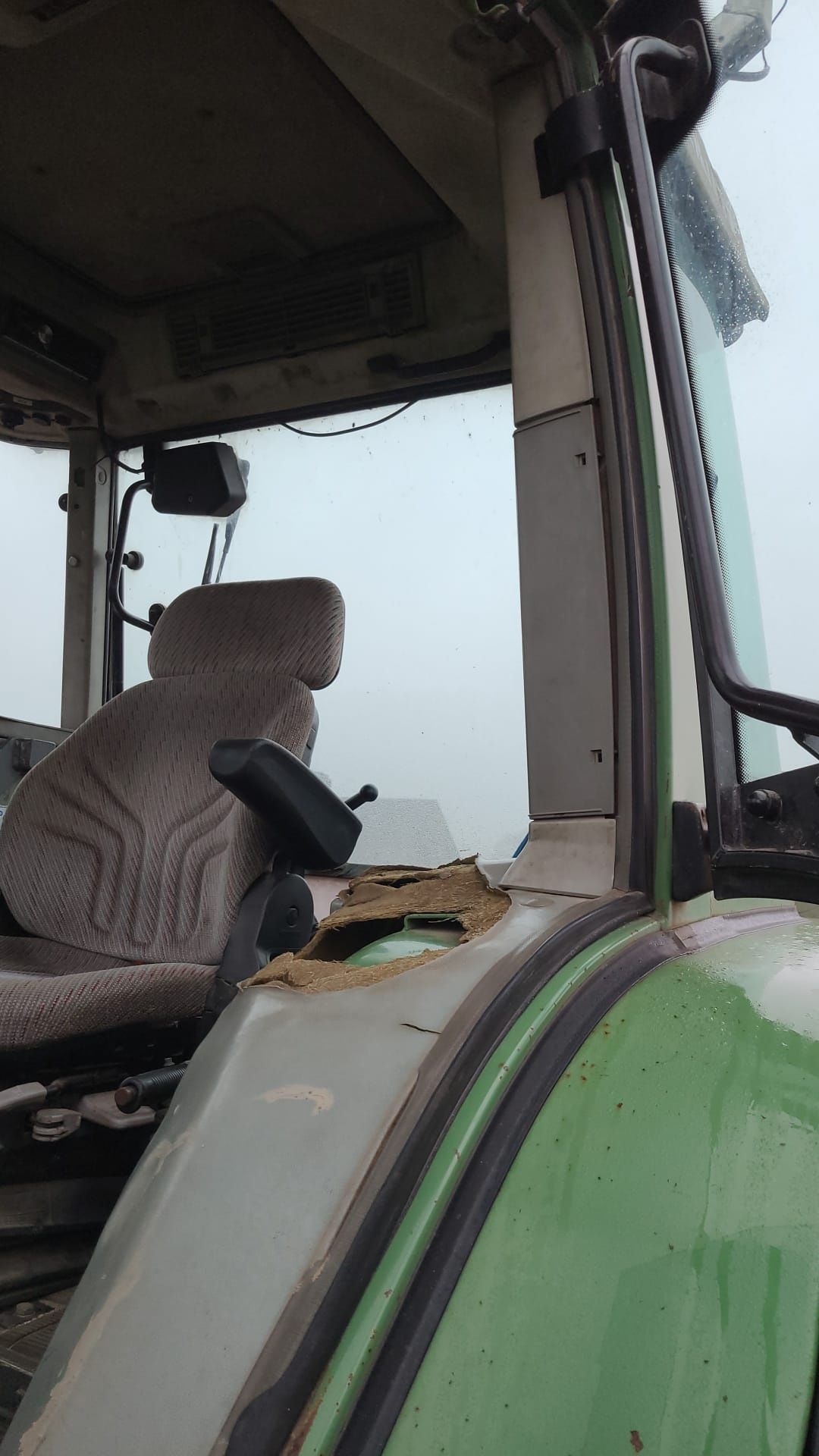 Dezmembrez Fendt 512