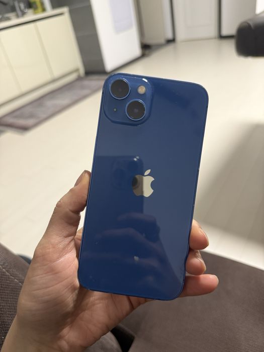 Продаю 13 айфон в хорошем состояний