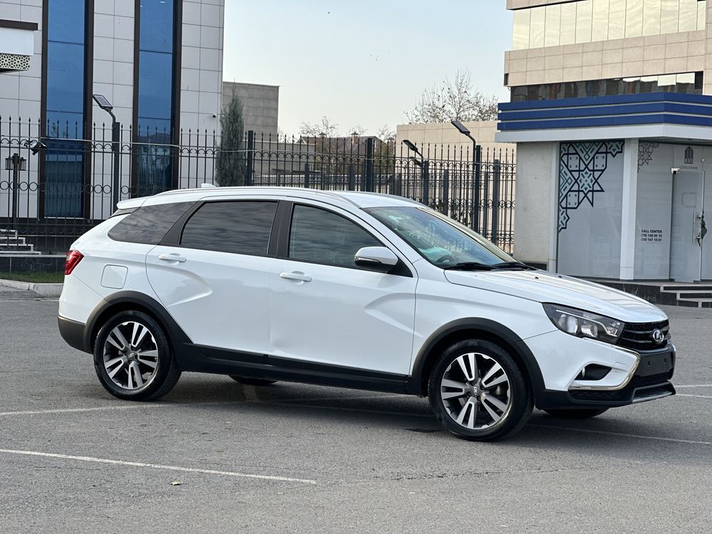 Lada Vesta SW cross avtomat luxe prestige