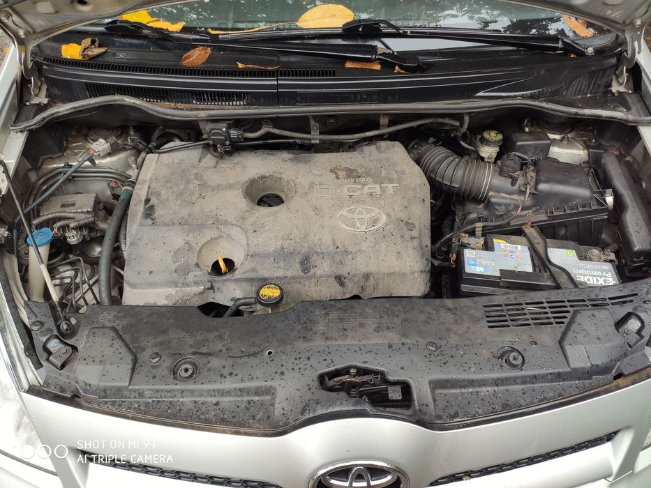 Toyota corolla verso на части