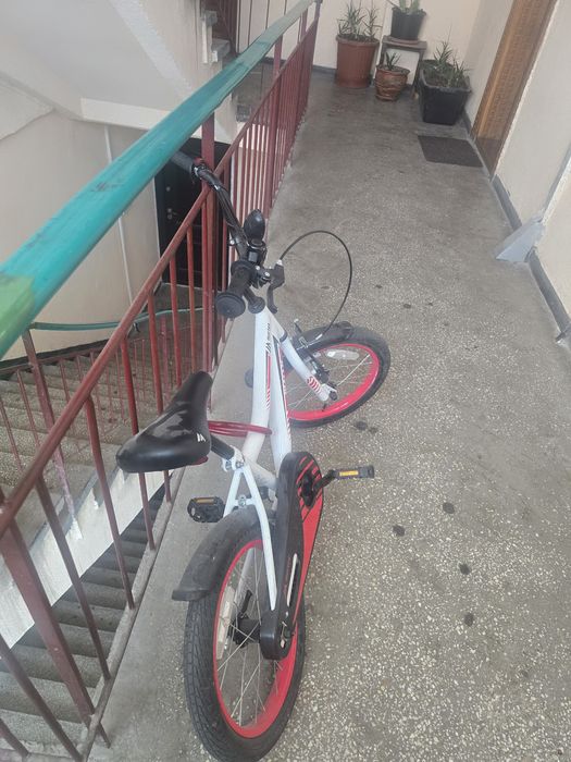 Bicicletă pentru copii cu pedale