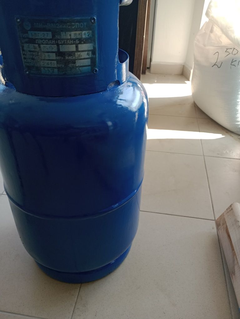 Продавам газова бутилка 27л