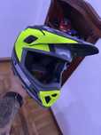 Vând cască cross/enduro