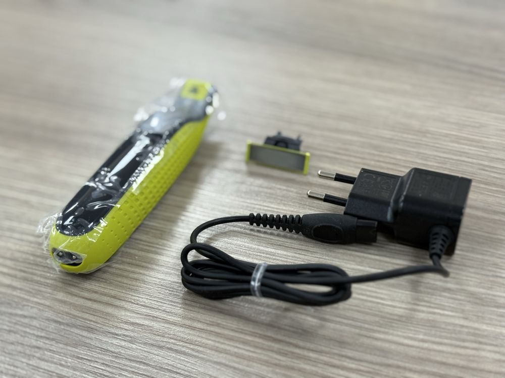 Aparat de barbierit si tuns barba Philips OneBlade QP2530
