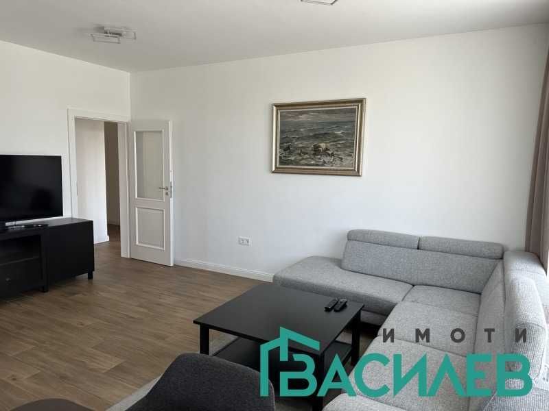 Дава се под наем Тристаен апартамент в София, Център - 124 кв.м за 1250 € - Снимка #2