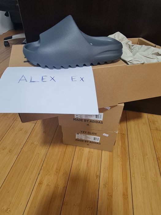 Vând - Yeezy Slides - Slate Grey - 40